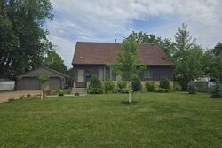 Pre-foreclosure in  71st St E Inver Grove Heights, MN 55076
