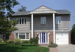 Pre-foreclosure in  Park Dr Long Beach, NY 11561