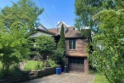Pre-foreclosure in  Cottage Ln Monroeville, PA 15146