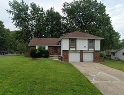 Pre-foreclosure in  Winchester Ave Grandview, MO 64030