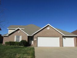 Pre-foreclosure in  E SEQUOIA ST Republic, MO 65738