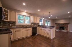 Pre-foreclosure in  W Westview St Springfield, MO 65807