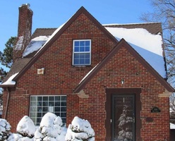 Pre-foreclosure in  ERIE RD Pontiac, MI 48341