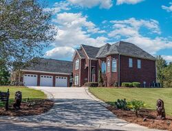 Pre-foreclosure in  Pine Point Dr York, SC 29745