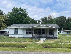 Pre-foreclosure in  Donnelly St Hemingway, SC 29554