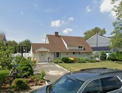 Pre-foreclosure in  Wildflower Ln Wantagh, NY 11793