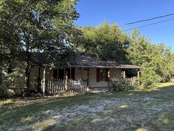 Pre-foreclosure in  Simmons Rd Frankfort, OH 45628