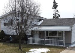 Pre-foreclosure in  Edgehurst Dr Brook Park, OH 44142