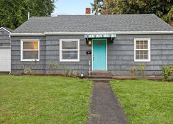 Pre-foreclosure in  Birch Ave Troutdale, OR 97060