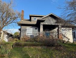 Pre-foreclosure in  Se 28th Ave Portland, OR 97202