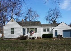 Pre-foreclosure in  LANMAN DR Waterford, MI 48329