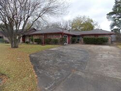 Pre-foreclosure in  Valmont Dr Houston, TX 77016