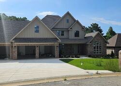 Pre-foreclosure in  Mallard Pointe Ln Jonesboro, AR 72404