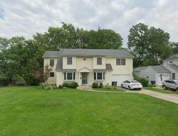 Pre-foreclosure in  Glenshire Rd Glenview, IL 60025