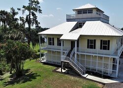 Pre-foreclosure in  Captain Nelson Ct Alva, FL 33920