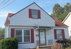 Pre-foreclosure in  THORNHOPE RD Cleveland, OH 44135