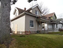 Pre-foreclosure in  SEAMAN ST Toledo, OH 43605