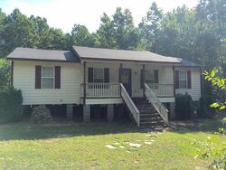 Pre-foreclosure in  RED HOUSE RD Appomattox, VA 24522