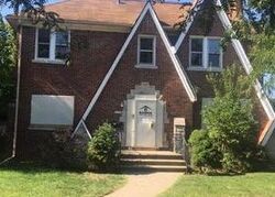 Pre-foreclosure in  E OUTER DR Detroit, MI 48224