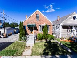 Pre-foreclosure in  LYNDALE ST River Grove, IL 60171