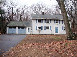 Pre-foreclosure in  WALKER LN Bloomfield, CT 06002