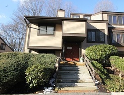 Pre-foreclosure Listing in COMSTOCK TRL BROOKFIELD, CT 06804