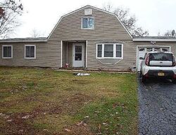 Pre-foreclosure in  MATSUNAYE DR Medford, NY 11763