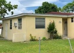 Pre-foreclosure in  SW 27TH ST Miami, FL 33165
