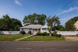  40th St, Copiague NY