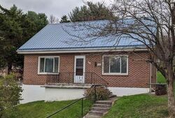 Pre-foreclosure in  LEXINGTON AVE Pulaski, VA 24301