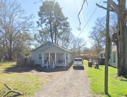 Pre-foreclosure in  CLAYTON DR Baton Rouge, LA 70805