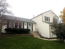 Short-sale Listing in CANTON LN STREAMWOOD, IL 60107