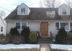 Short-sale Listing in E COLUMBIA ST HEMPSTEAD, NY 11550