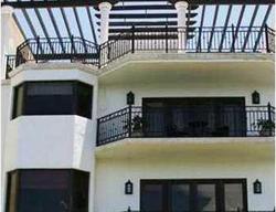Short-sale in  PARADISE POINT DR Miami, FL 33157