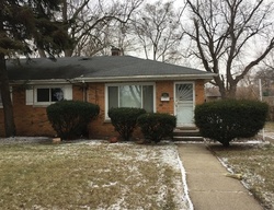 Short-sale in  MERRILL AVE Calumet City, IL 60409