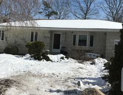 Short-sale Listing in HOUNSLOW RD SHIRLEY, NY 11967