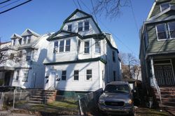 Short-sale in  TREACY AVE Newark, NJ 07108