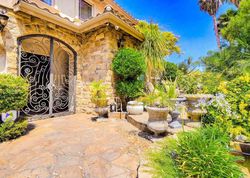 Short-sale Listing in YELLOW FEATHER DR SUN CITY, CA 92587