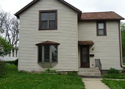 Short-sale in  S FLOAT AVE Freeport, IL 61032
