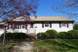 Short-sale in  HENRY AVENUE EXT Stratford, CT 06614