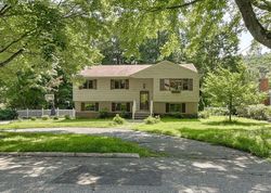 Short-sale Listing in BERGEN DR WEST MILFORD, NJ 07480