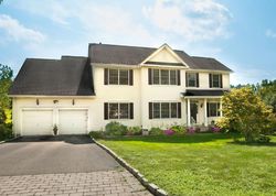 Short-sale Listing in MYRTLEWOOD DR MILFORD, CT 06461