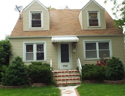 Short-sale in  W 86TH ST Chicago, IL 60652