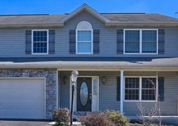 Short-sale Listing in BRAEBURN LN HARRISBURG, PA 17110