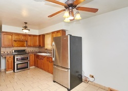 Short-sale in  W 78TH ST Chicago, IL 60652