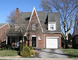 Short-sale Listing in FLORIDA AVE YORK, PA 17404