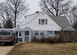 Short-sale in  REDPOLL LN Levittown, NY 11756