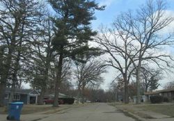 Short-sale Listing in 27TH AVE ROCK ISLAND, IL 61201
