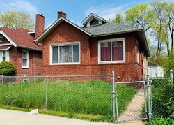 Short-sale in  W 76TH ST Chicago, IL 60620