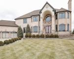 Short-sale Listing in DEEP WOOD DR CRYSTAL LAKE, IL 60012